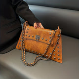 Vintage Chic Rivets Chain Bag - Timeless Turn-Lock Shoulder Purse for Trendy Women - Versatile Daily Companion