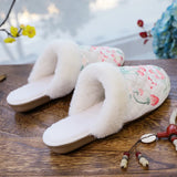 Veowalk Winter Women Faux Fur Fuzzy Flat Slippers Chinese Embroidered Soft Warm Comfy Non-Slippery Home Slide Shoes Pink White