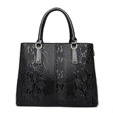 hoombox Ladies Handbag In Patent Leather Snake Print